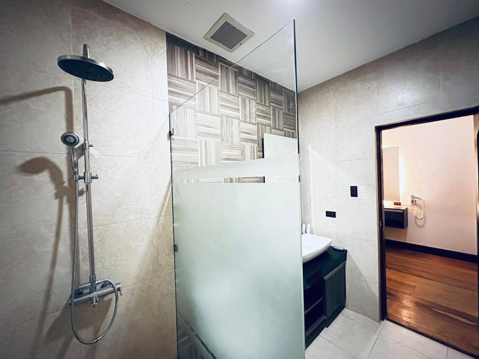 Vigan Plaza Hotel Ngoại thất bức ảnh