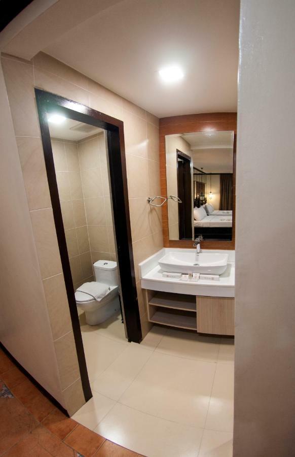 Vigan Plaza Hotel Ngoại thất bức ảnh