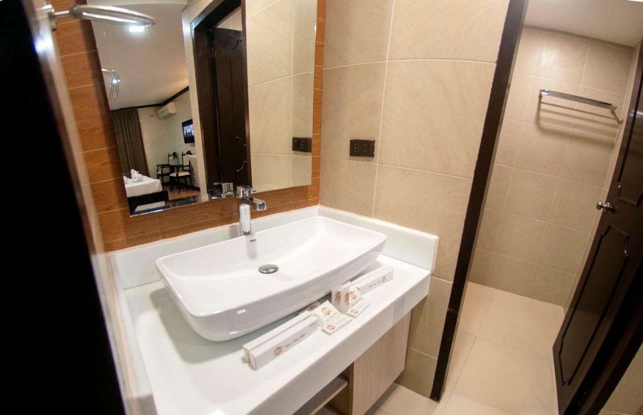 Vigan Plaza Hotel Ngoại thất bức ảnh
